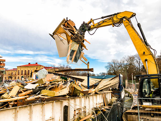 Best Garage Cleanout Services  in Nuevo, CA